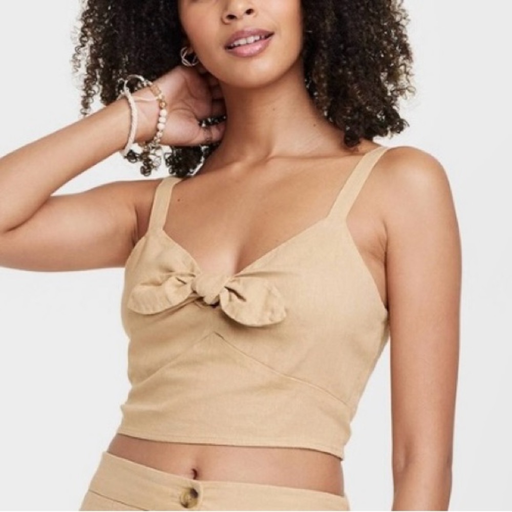 🍂 NWT! Tie Front Crop Tank op